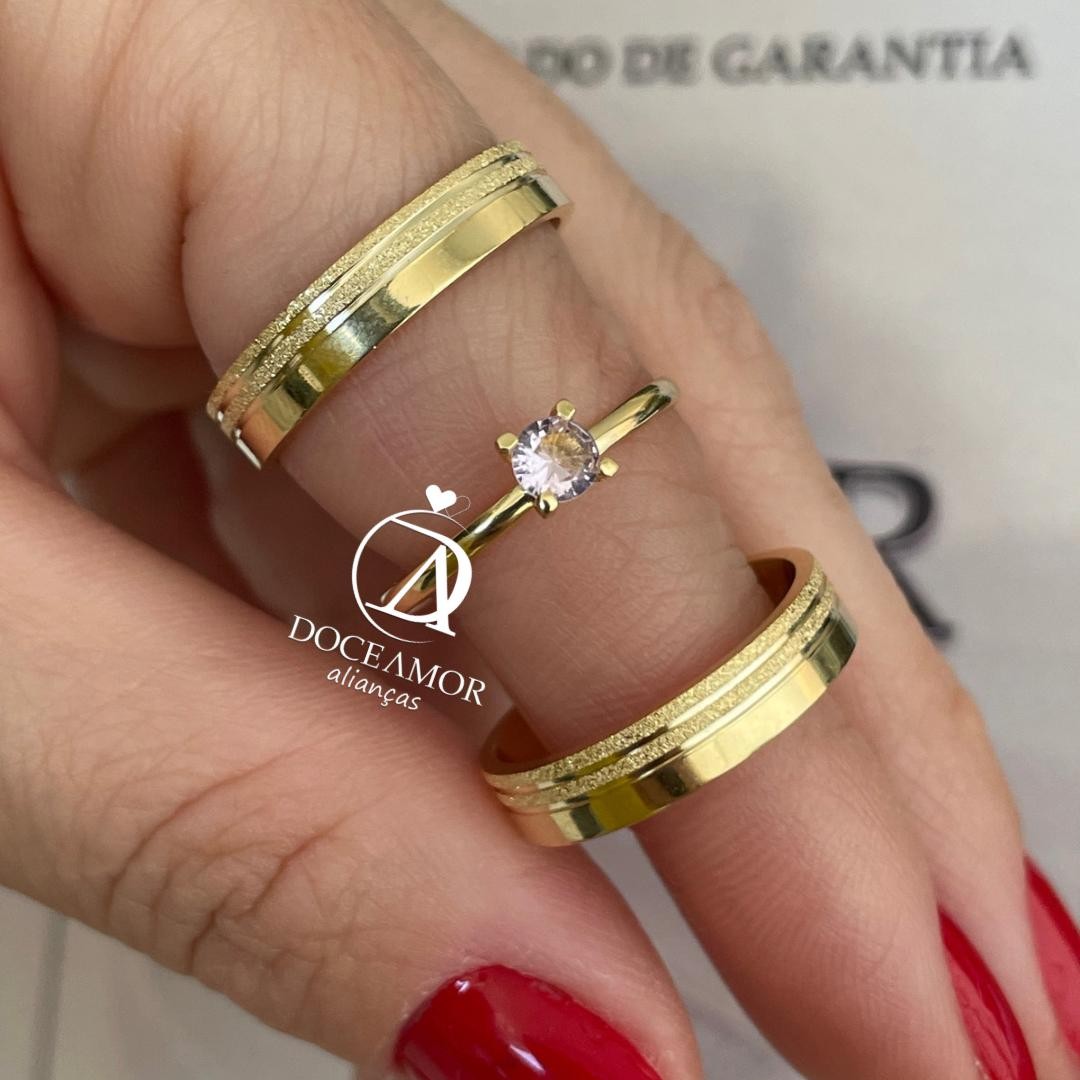 Par de Alianças em Prata 950  Banho Ouro 18K - 4mm Modelo: DA-039-3 Solitário Tradicional