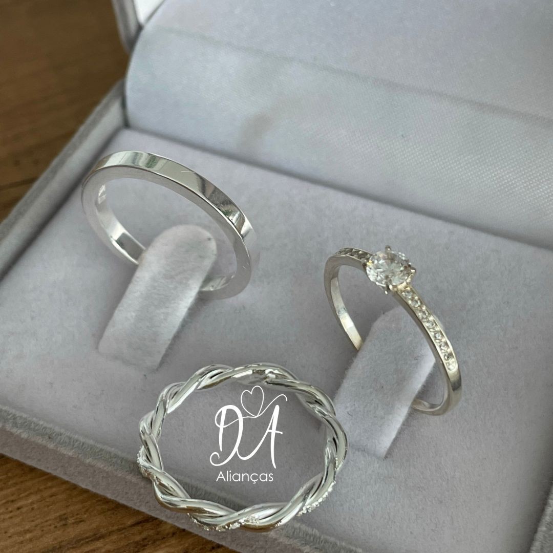 Par de Alianças em Prata 950  2mm   Modelo: DA-013  Solitário Ellegance