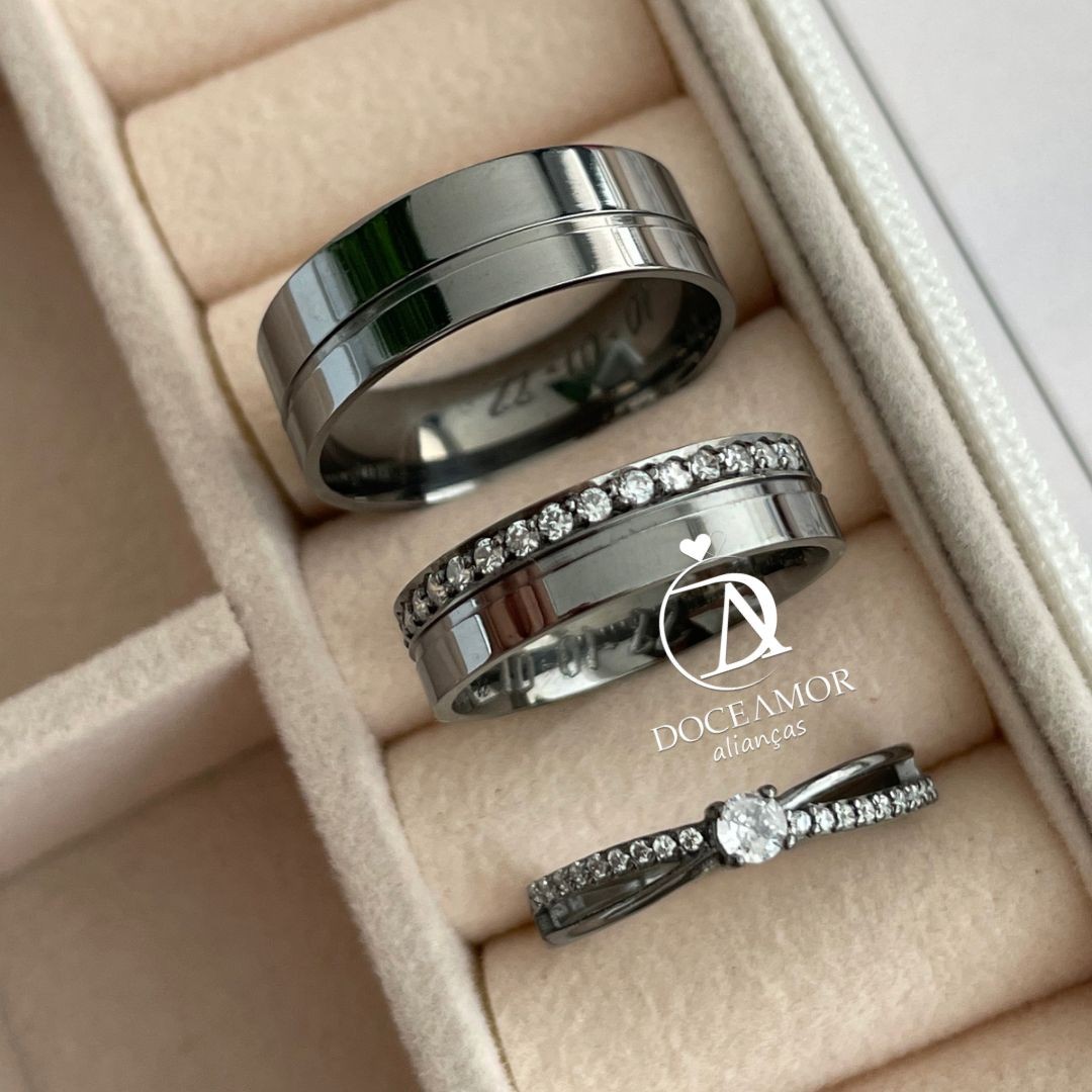 Par de Alianças em Prata 950  Banho Ródio Negro - 7mm e 5 MM Modelo: DA-038-3 - Solitário Princes