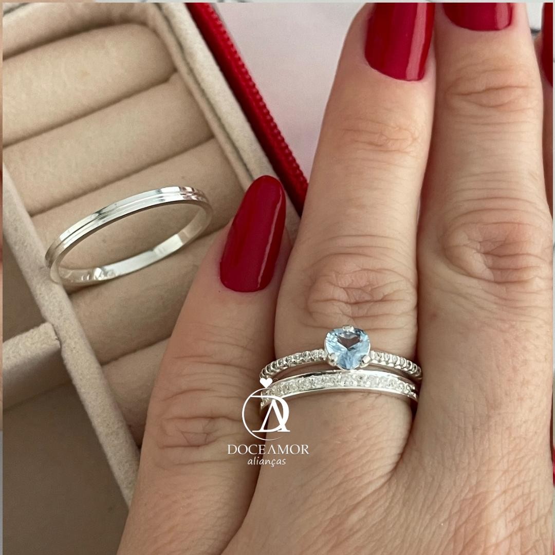 Par de Alianças em Prata 950  2mm Modelo: DA-035-12 Solitário Bella Coração Azul Claro