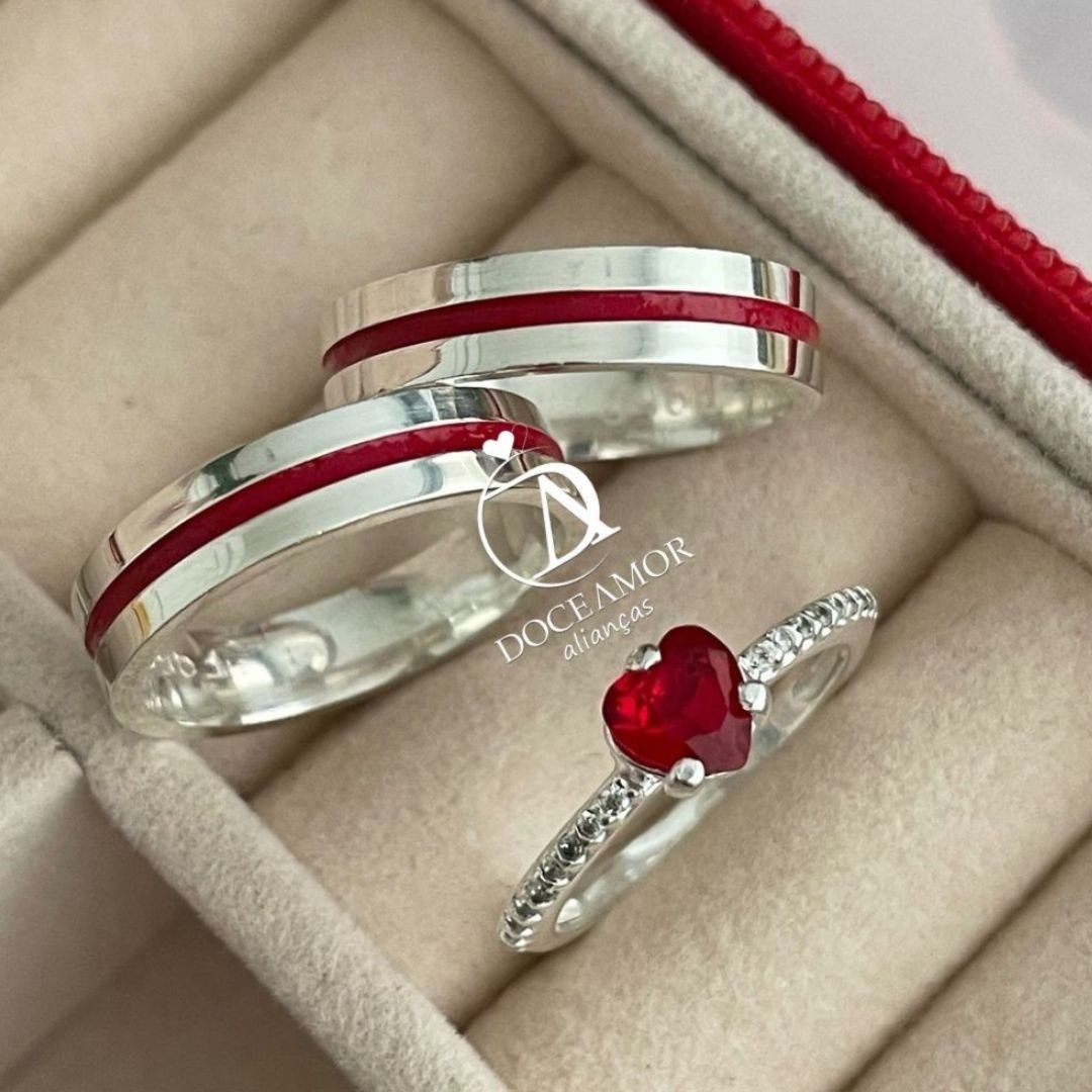 Alianças Akai ito - 4mm - Retas Polidas - Solitário Bella