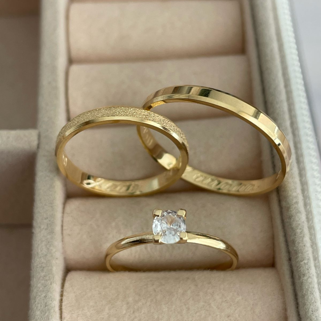 Par de Alianças em Prata 950  Banho de Ouro 18K  Modelo: DA-044-1 - Solitário Tradicional 