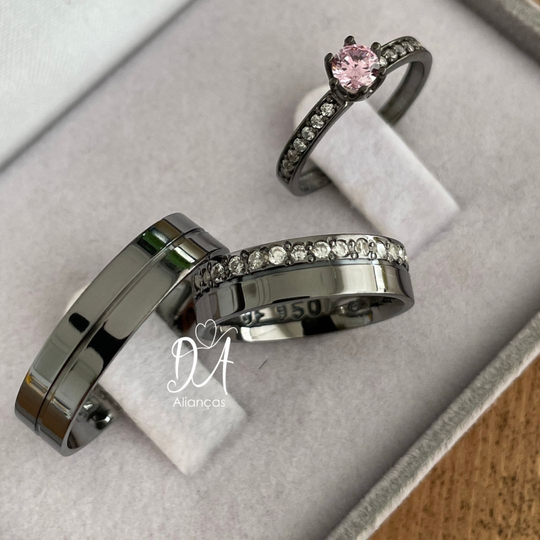 Par de Alianças em Prata 950 - Banho Ródio Negro - 5mm - Modelo: DA-038-1  - Solitário Ellegance 