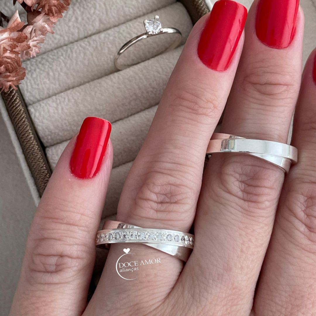 Par de Alianças em Prata 950  Modelo: DA-047 - Solitário Tradicional 