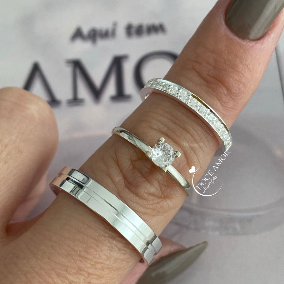 Par de Alianças em Prata 950  4mm e 2mm Modelo: DA-035-2  Solitário Tradicional